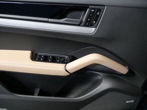 Certified 2026 Porsche Cayenne image 6