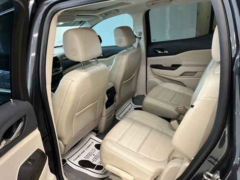 Used 2022 GMC Acadia Denali w/ Denali Ultimate Package image 14