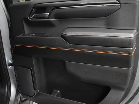 Used 2024 GMC Sierra 1500 AT4 w/ Technology Package image 19