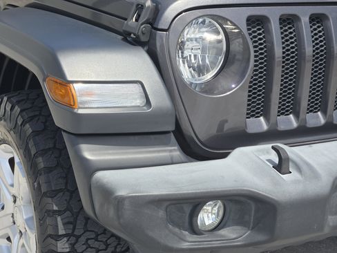 Used 2019 Jeep Wrangler Unlimited Sport S AWD/4WD image 9