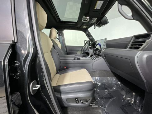 Used 2025 Lexus GX 550 image 20