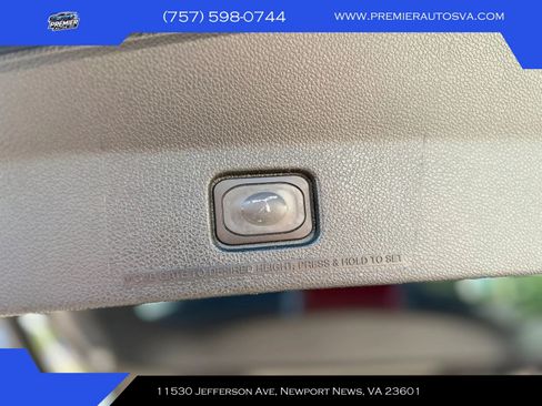 Used 2018 Ford Explorer XLT w/ Equipment Group 202A AWD/4WD image 10