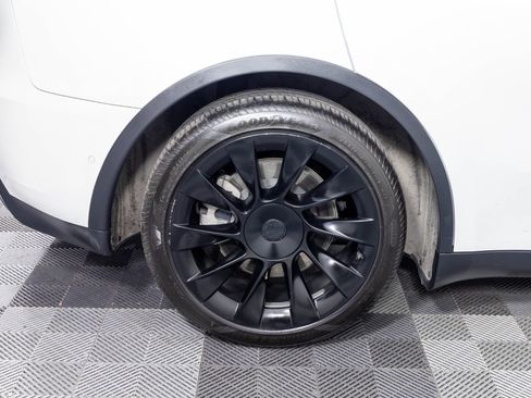 Used 2021 Tesla Model Y Long Range image 38
