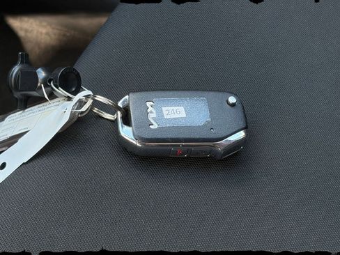 Used 2025 Kia Sportage LX image 18