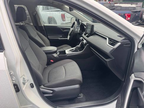 Used 2022 Toyota RAV4 XLE image 27