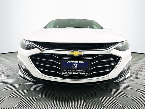 Used 2023 Chevrolet Malibu LT image 3