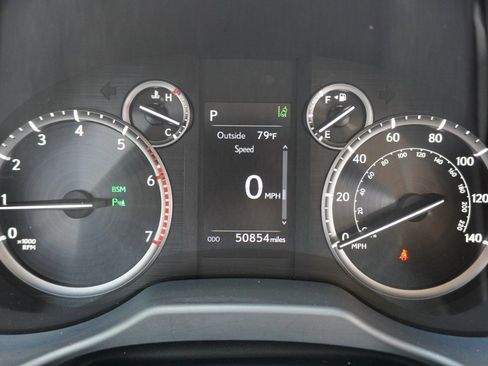 Used 2020 Lexus GX 460 Premium w/ Premium Package image 14