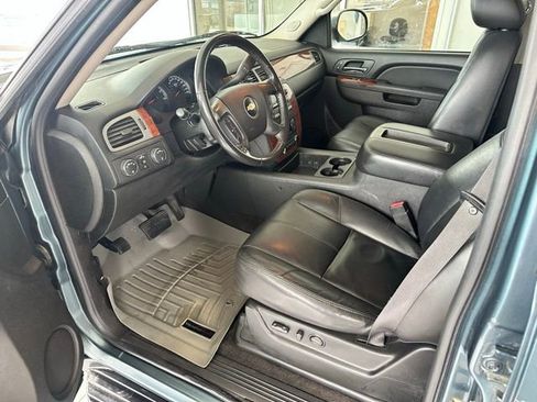 Used 2010 Chevrolet Avalanche LT image 7