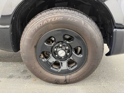 Used 2018 Nissan Titan S w/ S Utility Package image 21