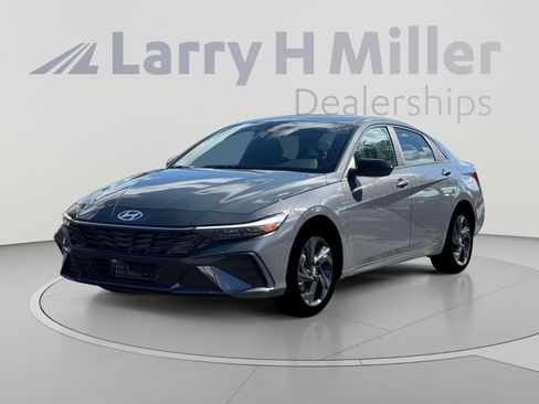 New 2026 Hyundai Elantra SEL FWD image 1