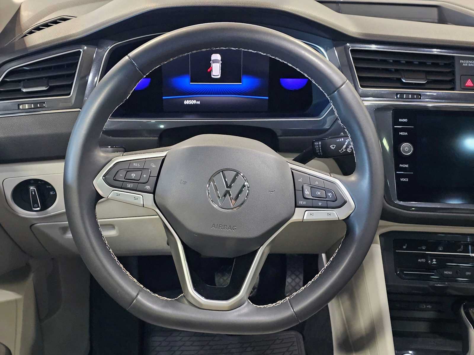 Used 2022 Volkswagen Tiguan SE w/ Panoramic Sunroof Package AWD/4WD image 20