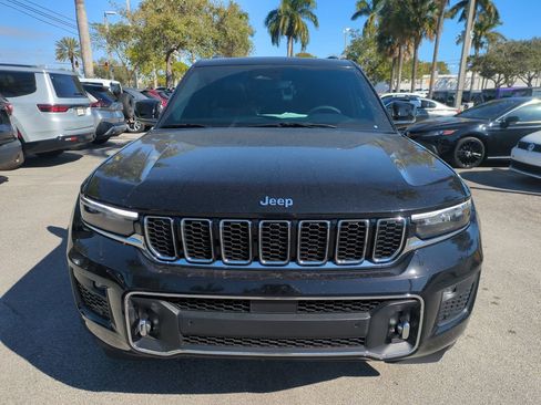 Used 2023 Jeep Grand Cherokee Overland image 4