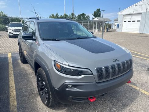 Used 2022 Jeep Cherokee Trailhawk w/ Sound & Nav Group AWD/4WD image 9