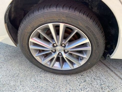 Used 2015 Toyota Corolla LE image 13