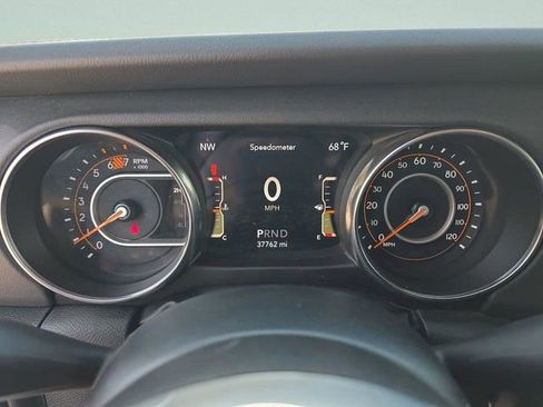 Used 2022 Jeep Wrangler Unlimited Sahara w/ LED Lighting Group image 39