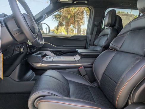 New 2026 Lincoln Navigator Black Label image 22