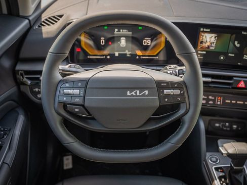 New 2026 Kia Sportage EX FWD image 24