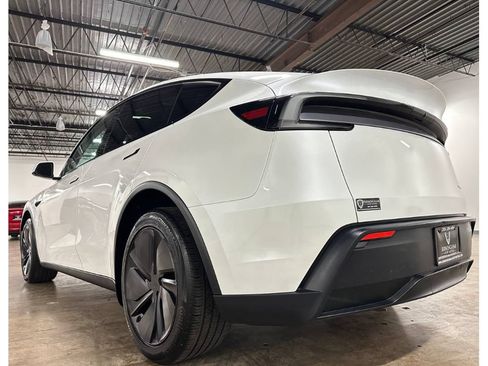 Used 2026 Tesla Model Y Long Range AWD/4WD image 18