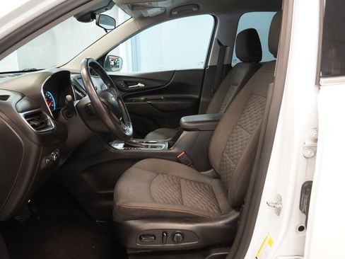 Used 2020 Chevrolet Equinox LT w/ Driver Convenience Package FWD image 5