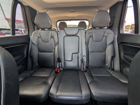 Used 2019 Volvo XC90 T6 Momentum w/ Protection Package Premier image 24