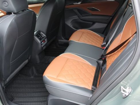 Used 2025 Volkswagen Tiguan SEL R-Line AWD/4WD image 15