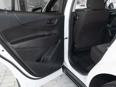Used 2024 Chevrolet Equinox LT FWD image 38