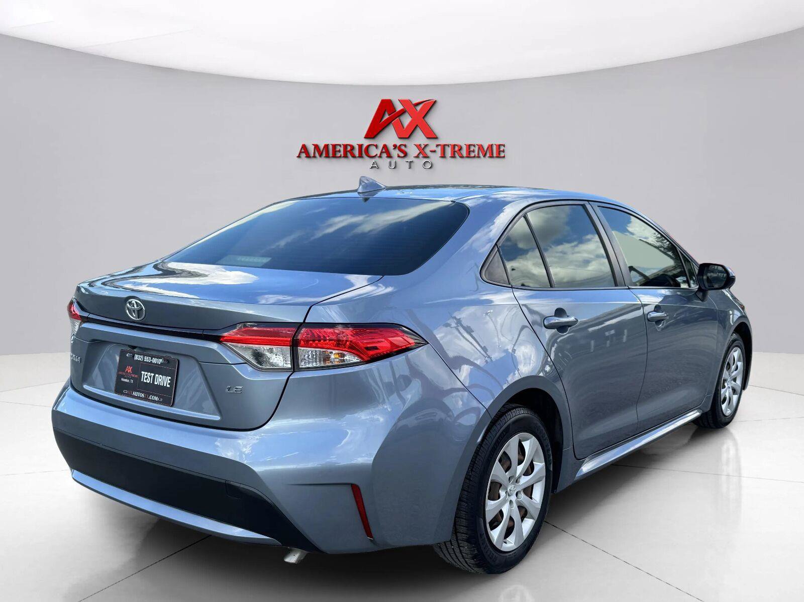 Used 2020 Toyota Corolla LE FWD image 6