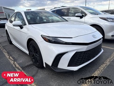 Used 2025 Toyota Camry SE w/ Multimedia Upgrade Package FWD image 6