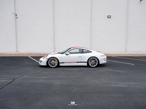 Used 2016 Porsche 911 R RWD image 2