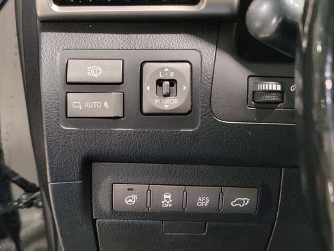 Used 2015 Lexus LX 570 4WD w/ Luxury Package image 33