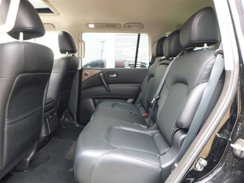 Used 2022 Nissan Armada SL image 6