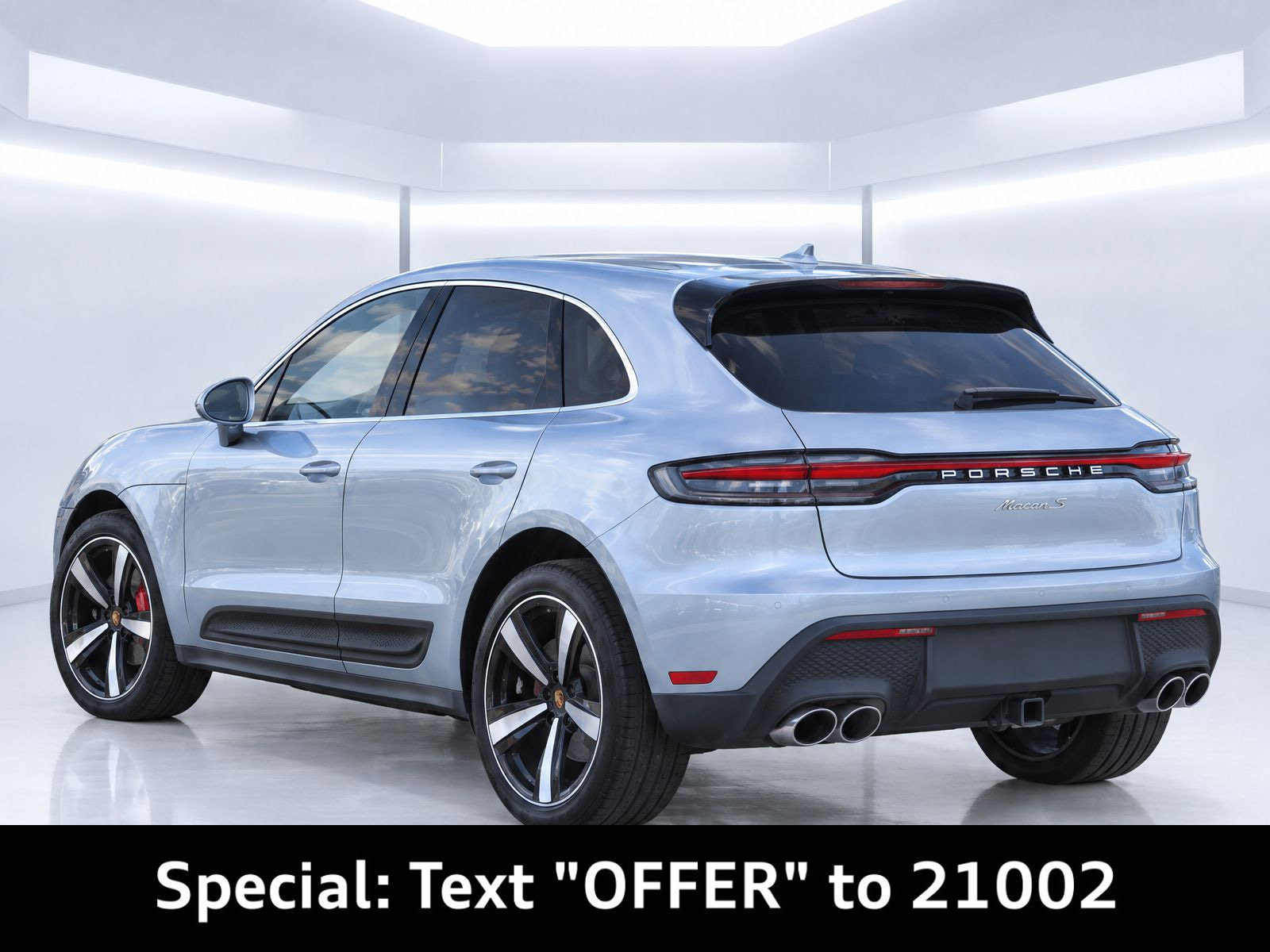 Used 2023 Porsche Macan S AWD/4WD image 3