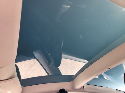 Used 2023 Tesla Model 3 Standard Range image 22