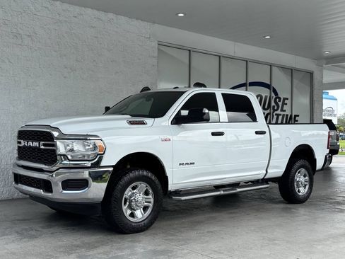 Used 2022 RAM 2500 Tradesman w/ Chrome Appearance Group AWD/4WD image 2