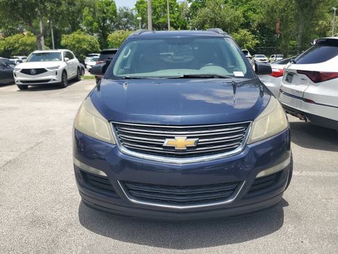 Used 2015 Chevrolet Traverse LS FWD image 2