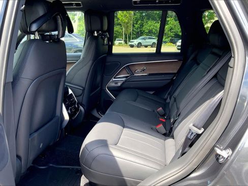 New 2026 Land Rover Range Rover SE AWD/4WD image 13
