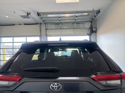 Certified 2021 Toyota RAV4 LE FWD image 8