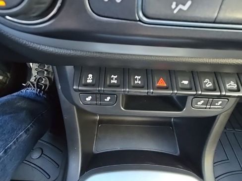 Used 2021 Chevrolet Colorado ZR2 w/ LPO, Power Package image 19