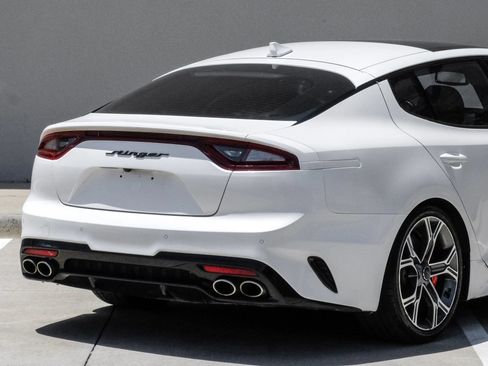 Used 2020 Kia Stinger GT2 AWD/4WD image 5