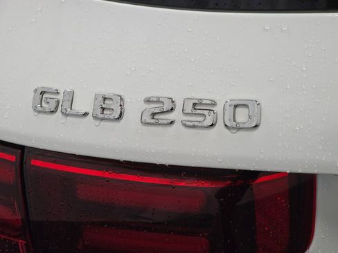 Certified 2025 Mercedes-Benz GLB 250 4MATIC image 31