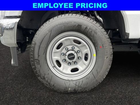 New 2026 Ford F250 XL w/ XL Chrome Package AWD/4WD image 13