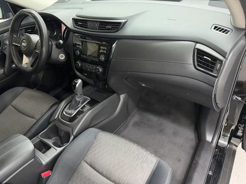 Used 2017 Nissan Rogue S FWD image 8