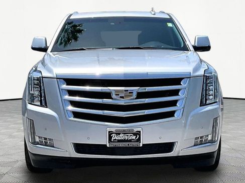 Used 2018 Cadillac Escalade Premium Luxury AWD/4WD image 3