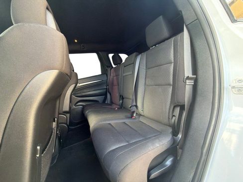 Used 2020 Jeep Grand Cherokee Laredo RWD image 12