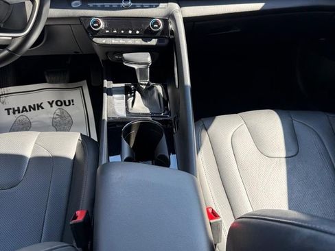 Used 2023 Hyundai Elantra Limited image 22