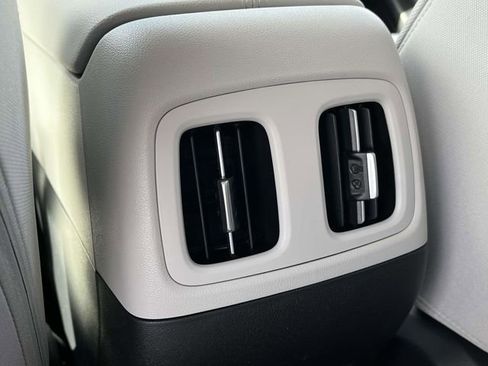 Used 2025 Hyundai Tucson SEL FWD image 16