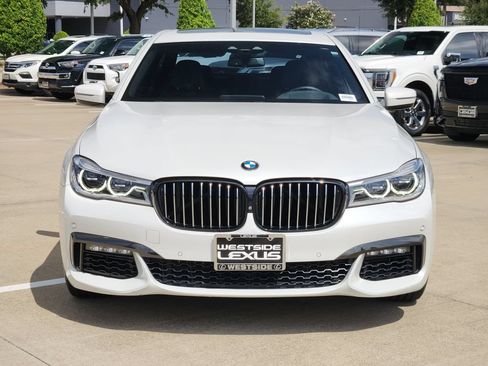 Used 2019 BMW 750i w/ M Sport Package RWD image 2