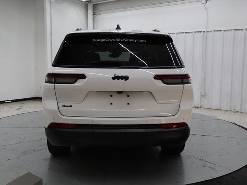 Used 2024 Jeep Grand Cherokee L Altitude AWD/4WD image 4