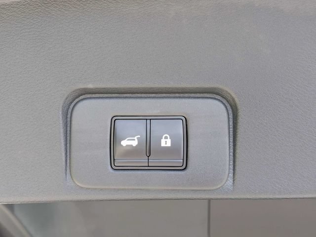 Used 2025 Nissan Rogue SV AWD/4WD image 15