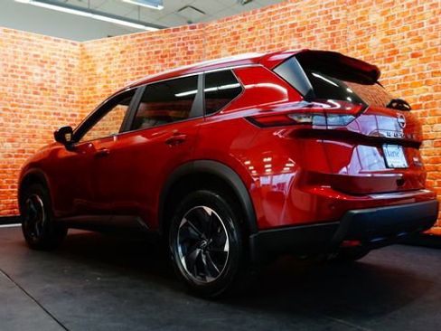 Certified 2024 Nissan Rogue SV w/ SV Premium Package AWD/4WD image 5